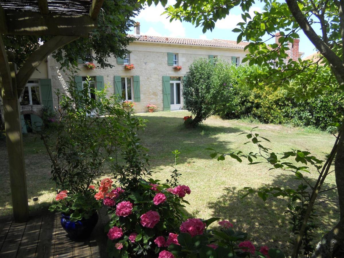 Clos Des Hirondelles Jau-Dignac-et-Loirac Esterno foto